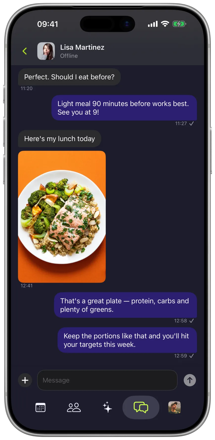 Sending a coach a photo of lunch in the Gymbile chat